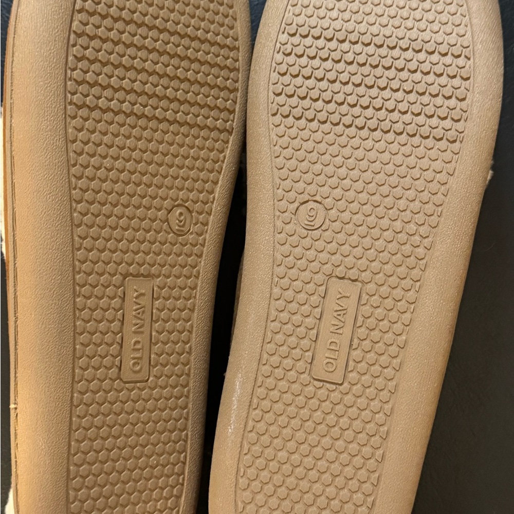 Old Navy NEW Brown Tan Faux Fur Lined Moccasins Slipper Cozy Slip-On Shoes - Picture 5 of 5